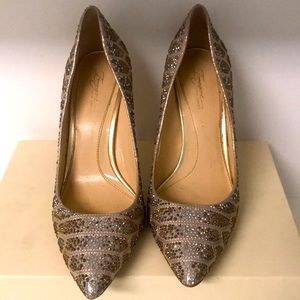 Vince Camino Soft Gold pump